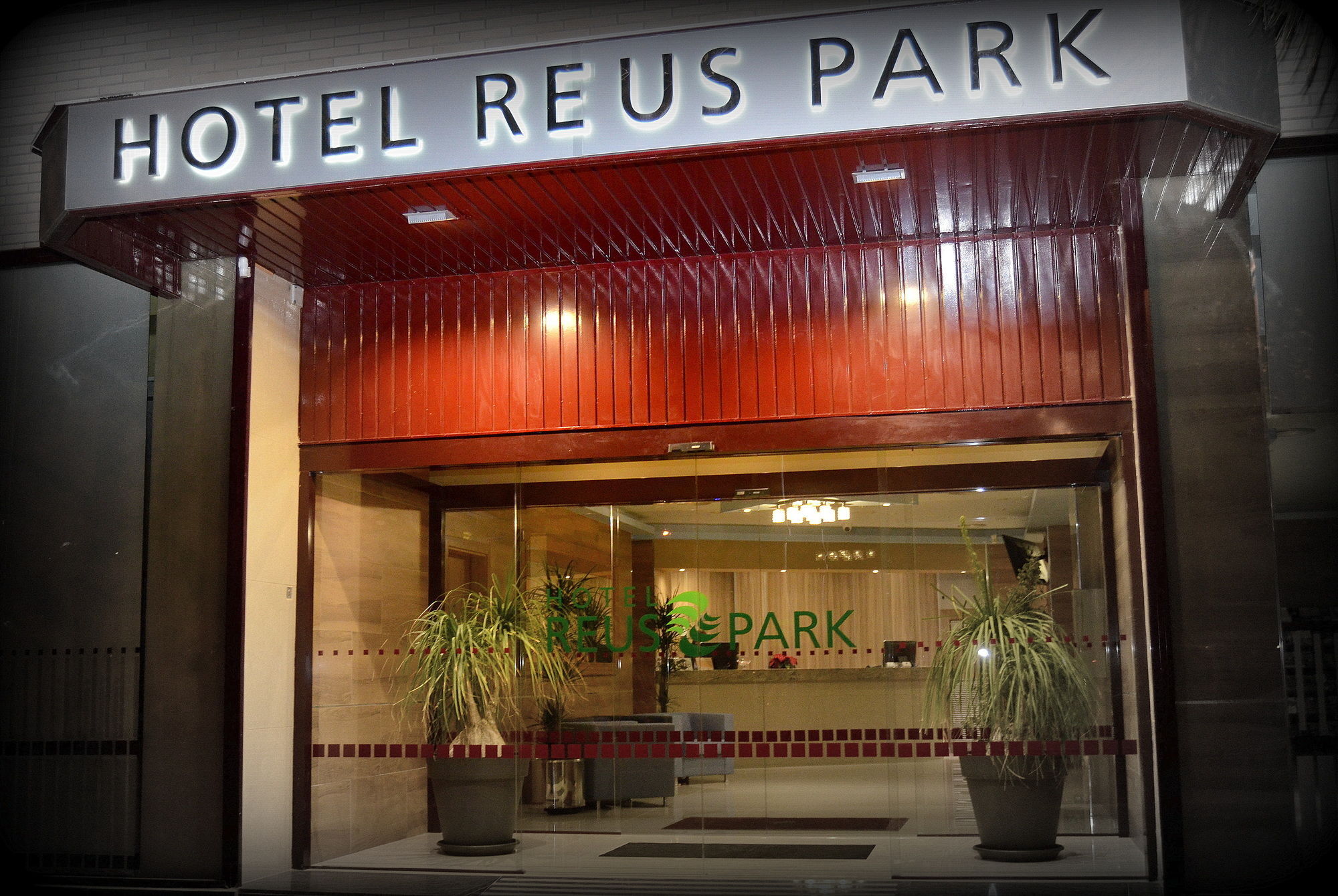 Hotel Reus Park Zewnętrze zdjęcie